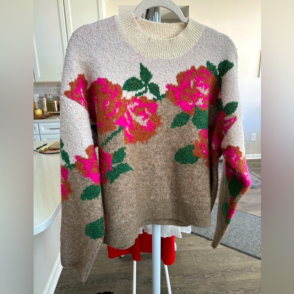 Vici Sweater - size large
